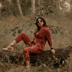 3 façons d’adoucir une tenue trop stricte